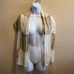 Elegant Patchwork Scarf in Cream and beige w/floral print